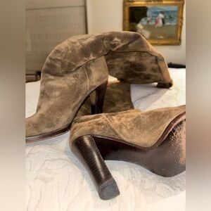 2006 Ralph Lauren tall boots size 7. 3.5 inch heel

100% leather.